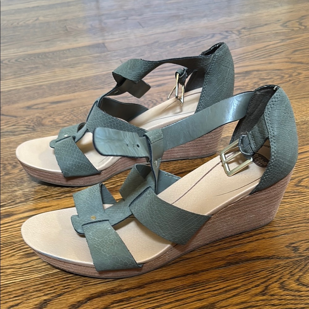 Dr. Scholl's Green Wedge Sandals with Ankle Strap size 9.5m